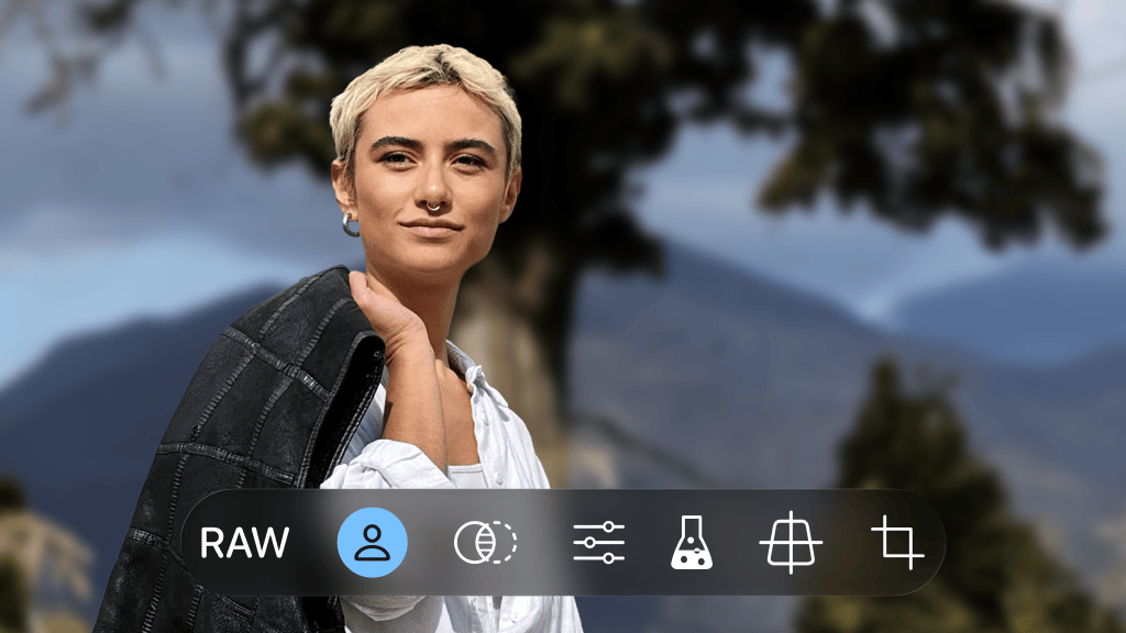 Smart Depth: background blur applied to a portrait, with the Smart Depth tool in the Editing Studio toolbar